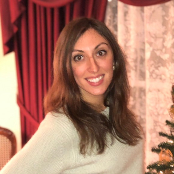 Meet your Posher, Liz - Picture 1 of 1